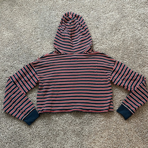 Cropped Stripe Hooded Sweatshirt S - Picture 8 of 8